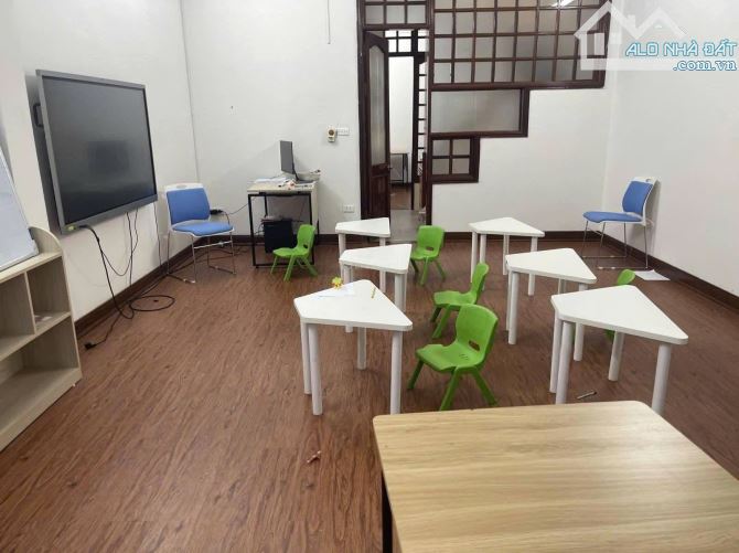 Cho thuê nhà mặt phố Hoàng Quốc Việt, Cầu Giấy. DT 62m x 4 tầng, giá 31tr