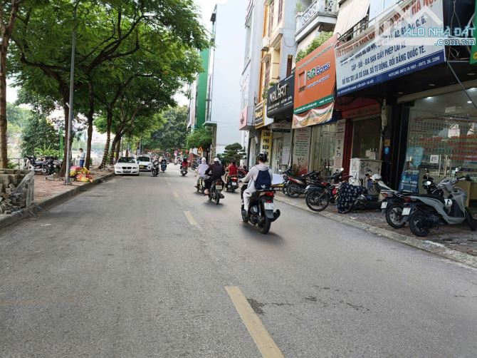 Cho thuê nhà mặt phố Nguyễn Khang, Cầu Giấy. DT 40m x 6 tầng, giá 31tr