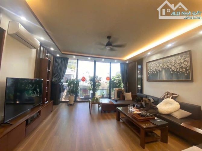 BÁN NHÀ PHÂN LÔ TRUNG KÍNH, LÔ GÓC, ÔTÔ TRÁNH, VỈA HÈ KINH DOANH, DT 61M2 NHỈNH  21 TỶ