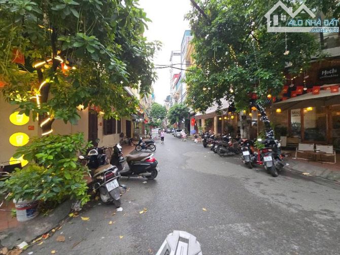BT NGUYỄN NGỌC VŨ – LÔ GÓC – ÔTÔ – 350M² – 3 TẦNG – 88 TỶ (ECG5010041)