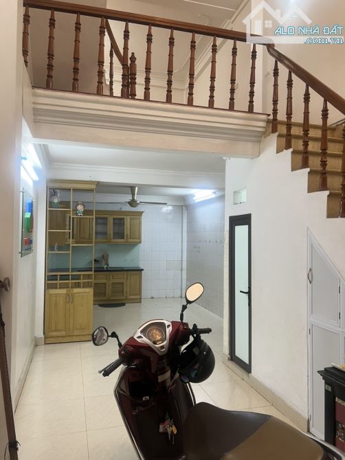 Cho thuê nhà ngõ 207 Ngọc Hồi, Văn Điển, Thanh Trì. Dt 38m x 4 tầng, giá 11tr