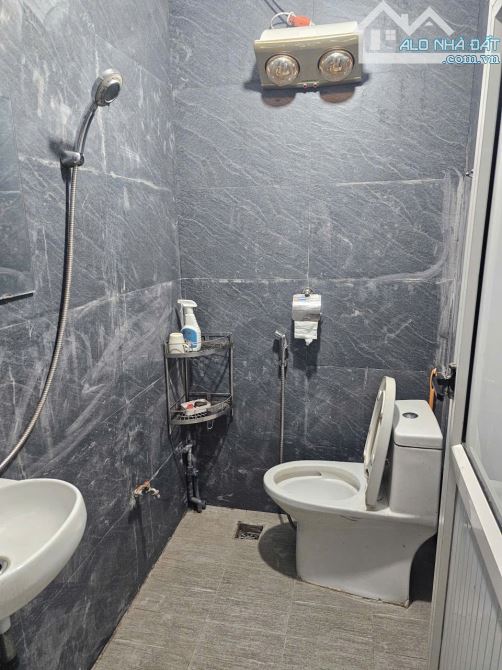 Cho thuê nhà ngõ Xuân Đỉnh, phường Xuân Đỉnh, Bắc Từ Liêm. Tổng DT 70m, 2 tầng, giá 6.5tr