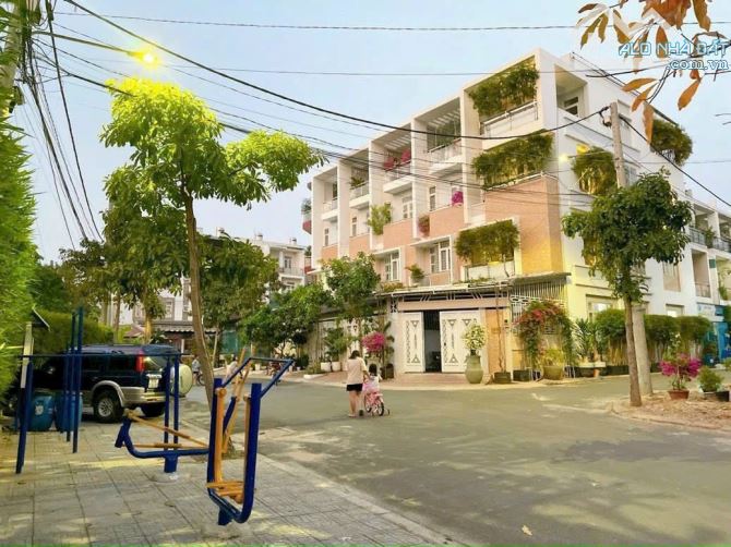 Nhà 3.5 tầng Vạn Xuân – Ô tô ngủ trong nhà – 7 tỷ T