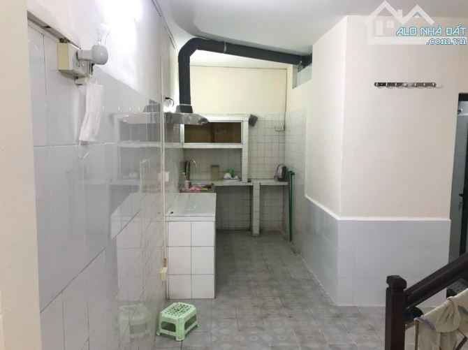 Cho thuê nhà trong ngõ 102 Kim Ngưu, Thanh Nhàn, Hai Bà Trưng. DT 50m x 2.5 tầng, giá 8tr