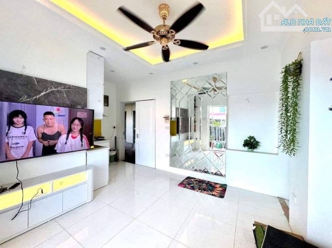 Bán Tập thể Chùa Bộc-Nguyễn Ngọc Doãn 5 ngủ 2VS Gần ĐH Ngân hàng, Thuỷ Lợi, Công Đoàn