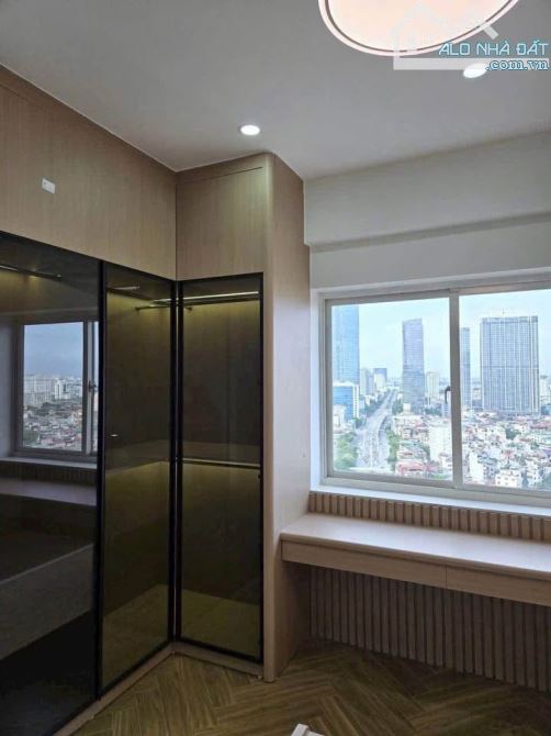 Căn Hộ Nguyễn Chí Thanh - View Hồ Ngọc Khánh - Trung Tâm Ba Đình - Sổ đỏ vĩnh viễn