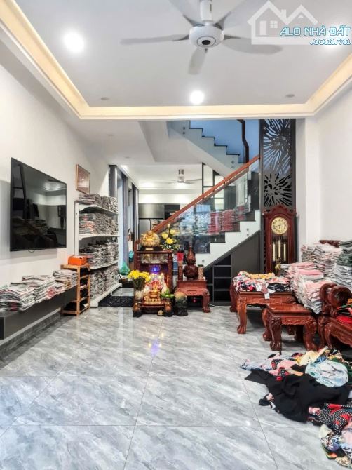 SIÊU PHẨM NHÀ ĐẸP 3 TẦNG MT PHẠM NGỌC THẠCH_HẢI CHÂU_LÔ GÓC_68 M2_KD ĐINH_NHINH 9 TỶ