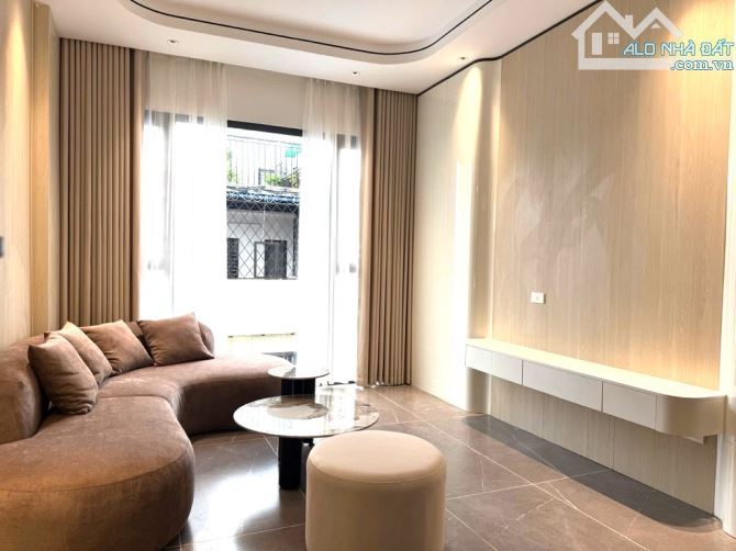 BÁN NHÀ BÁT KHỐI 35M2, 5 TẦNG NGÕ NÔNG, SÁT MẶT PHỐ, 5.8 TỶ.