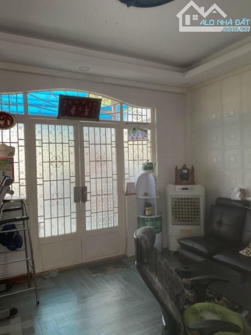 BÁN NHÀ MẶT TIỀN ĐƯỜNG NGUYỄN THỊ NHỎ, QUẬN 11, 158M2