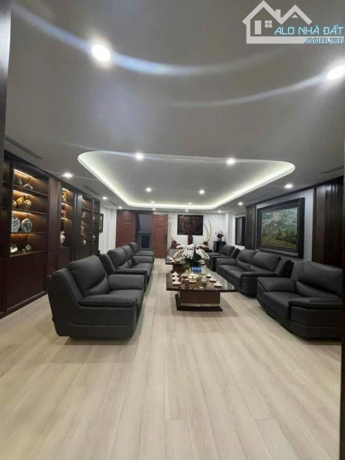 BÁN NHÀ MẶT PHỐ HÀ NỘI - TÒA VP 9 NỔI 1 HẦM - VỈA HÈ - DÒNG TIỀN 400TR/THÁNG - SỔ VUÔNG