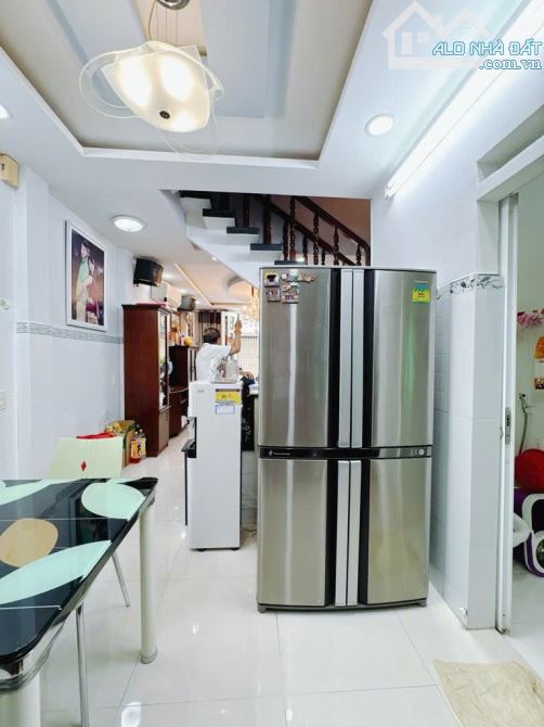 MẶT TIỀN KINH DOANH Q4 CÓ 1O TỎI - 10