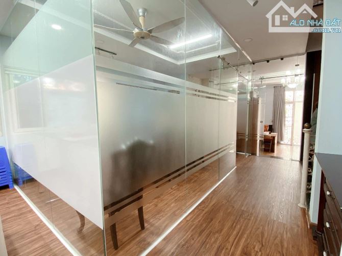 Bán BIỆT THỰ PHÚ NHUẬN  DT: 9.6 x20m, 5 tầng , 188m2, dòng tiền 60tr / tháng. - 10