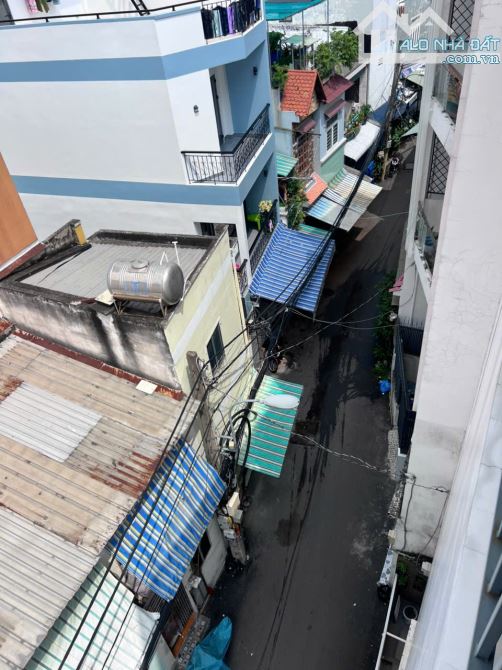 Góc 2MT hẻm 8m cách MT 20m. DT: 4x10 - Nhà đẹp 5 Tầng. Hướng Tây và Nam. Giá: 6.5 Tỷ TL - 10