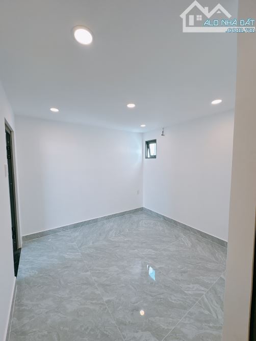 BÁN GẤP NHÀ ĐẸP 3 TẤM 5PN TẠI Q4 KHU DÂN CƯ GIÁ 4TỈ5 CÁCH HẺM XE HƠI 3 CĂN - 10
