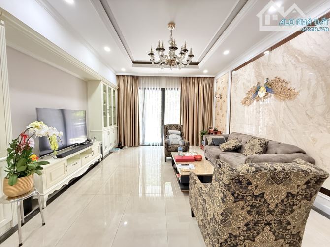 Bán biệt thự Tân Bình - 102m2 - 4 tầng - mới đẹp - khu biệt lập dân trí cao - 10