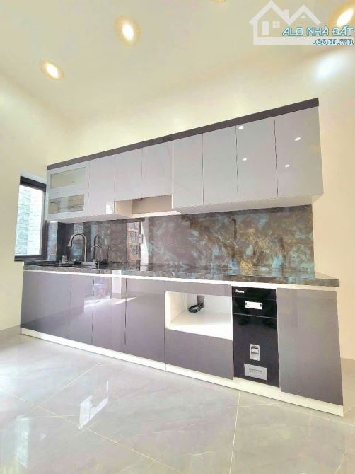 Nhà dân xây độc lập, tâm huyết oto đậu cửa,cách mặt đường Hồ Sen 30m, kinh doanh nhỏ lẻ - 10