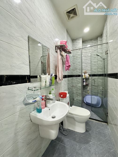 NHỈNH 7 TỶ - HẺM 211 HOÀNG HOA THÁM PHÚ NHUẬN - 57M2 (5x11) A4 - 2 TẦNG - 10