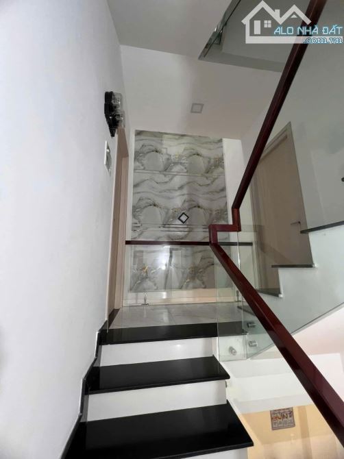 MẶT TIỀN PHÚ NHUẬN - 4 TẦNG ĐẸP 70M² (4×17) - GIÁ RẺ 14.2 TỶ - CHO THUÊ 30TR/THÁNG - 10