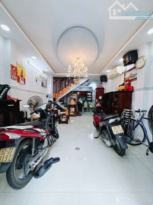 MẶT TIỀN KINH DOANH Q4 CÓ 1O TỎI - 11