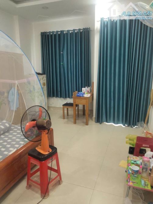 Nhà hẻm oto gần Đặng Văn Bi. 1 trệt 2 lầu, 4pn 4wc, DT rộng - 11