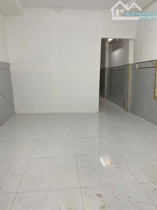 Nhà Vị trí KD Hẻm thông 5m xe hơi xe tải Nguyễn Hữu Cảnh - 11