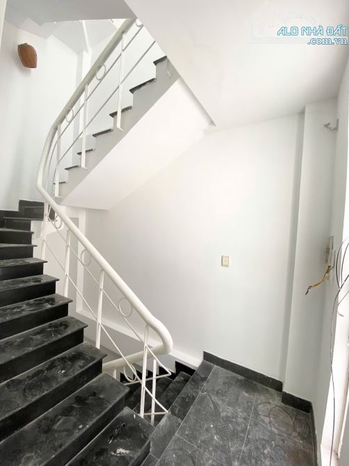 🏠 Cho Thuê Nhà Mặt Tiền Đoạn Vip Đường Phan Châu Trinh, Hải Châu. Gần Nhà hát Trưng Vương - 11