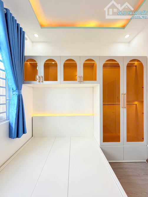 NHÀ ĐẸP – 3 LẦU – FULL NỘI THẤT – XE HƠI ĐẬU TRƯỚC NHÀ  Vị trí: Số 4 Đào Tông Nguyên - 11