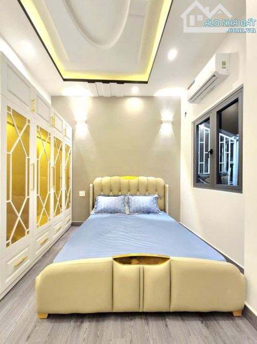 SÁT MẶT  TIỀN XE HƠI Q7  CÓ 7 TỎI - 11