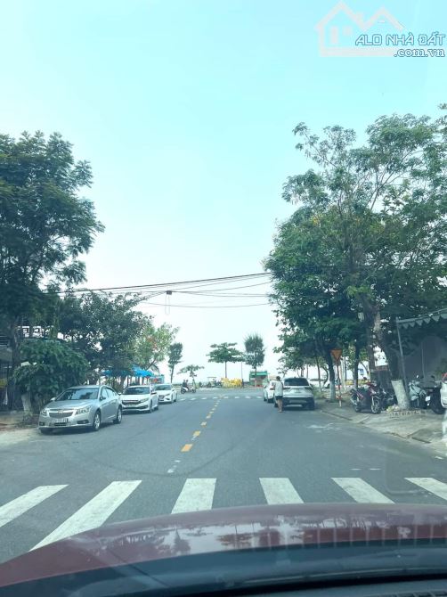 🍀🍀Bán lô đẹp MT Hồ Tùng Mậu, (thông ra biển)