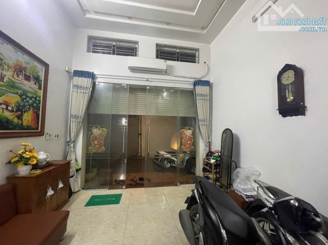 🏠 Nhà Gốc Dân Chợ Hàng – Ngõ Thông, Ô Tô Đỗ Cửa  💎 Diện tích: 45m² – Mặt tiền 4.2m - 1