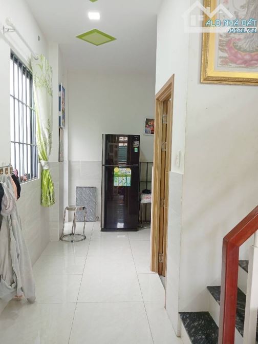 Cần bán gấp nhà lô gốc 2 tầng - Mặt Tiền 2ty100 - 1