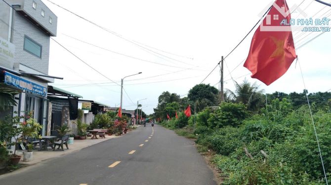 Bán đất mặt tiền Đường Nguyễn Đình Chiểu - TT Đất Dỏ .BRVT - Dt: 122m2 (6×18) 75m thổ cư. - 1