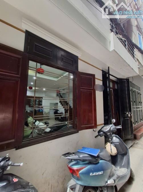 DOÃN KẾ THIỆN CẦU GIẤY NHÀ ĐẸP DÂN XÂY DT40M x 5TẦNG, GẦN PHỐ Ô TÔ TRÁNH. - 1