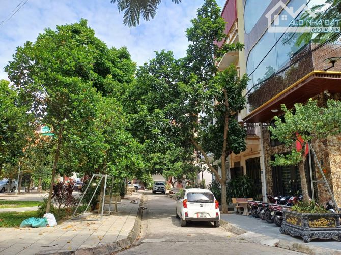 *CẦN CHUYỂN NHƯỢNG LÔ ĐẤT NHÌN VƯỜN HOA BÒ SƠN ĐẸP KHÔNG LỖI!* THÔNG TIN  - *Diện tích*: 8 - 1