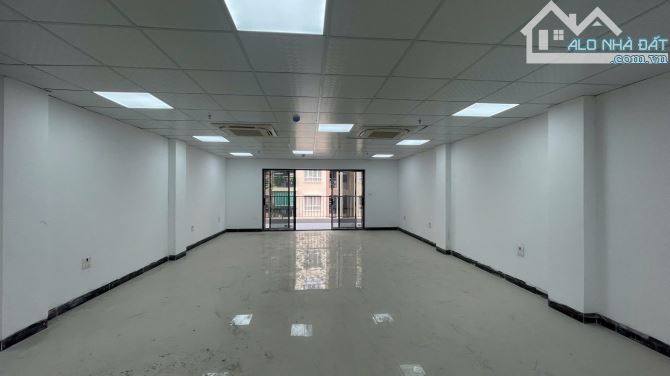 HƠN 70 TỶ - TÒA VP HOÀNG CẦU VIEW HỒ - 110M2 X 10T - 1