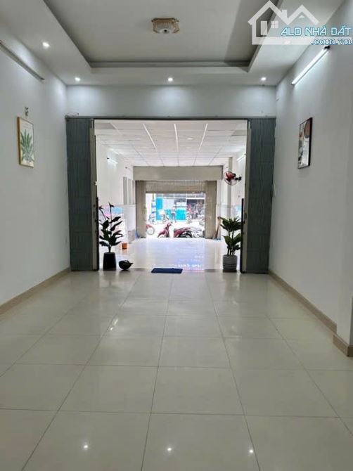 Mặt tiền Nguyễn Văn Quá - Ngay Song hành - Trường Chinh - 98m2 - 4 tầng - 25tr/tháng - 1