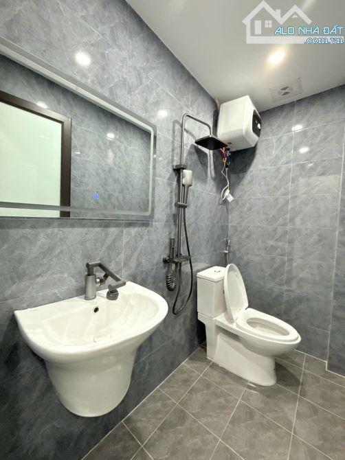 Bán nhà 3 tầng xây mới độc lập mặt ngõ Miếu Hai Xã - 1