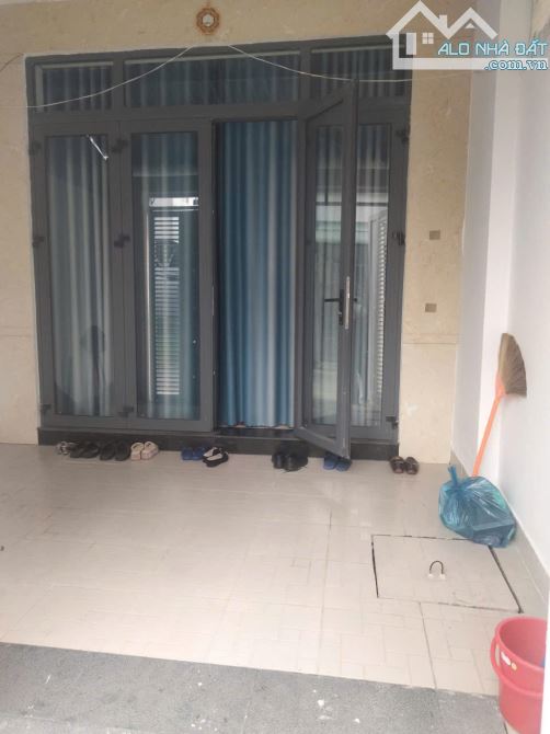 Nhà hẻm oto gần Đặng Văn Bi. 1 trệt 2 lầu, 4pn 4wc, DT rộng - 1