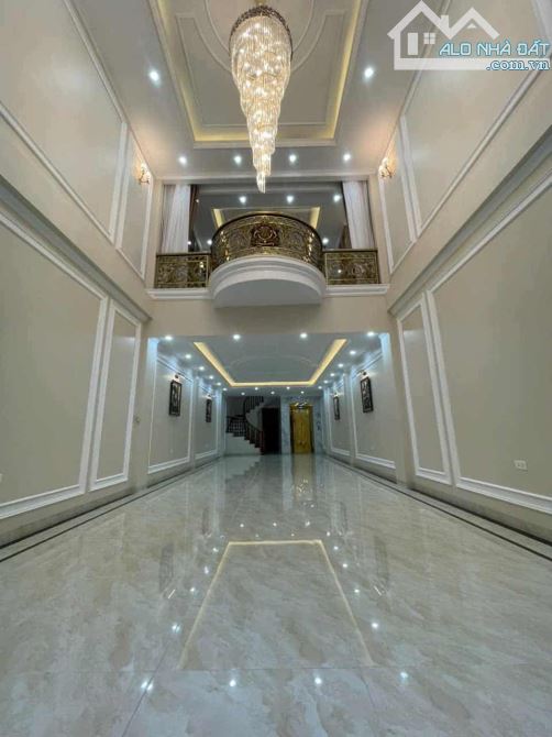 CỰC PHẨM 918 PHÚC ĐỒNG – LONG BIÊN🔥 🏡 90m² – 7T – Gara 4 Ôtô – Thang Máy – Full Nội Thất - 1