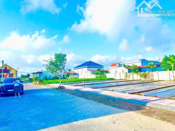 Đất sát biển giá rẻ - 80m2 full thổ cư - Đường rộng 9m - có vỉa hè - Giá nhỉnh 1tỷ - 1