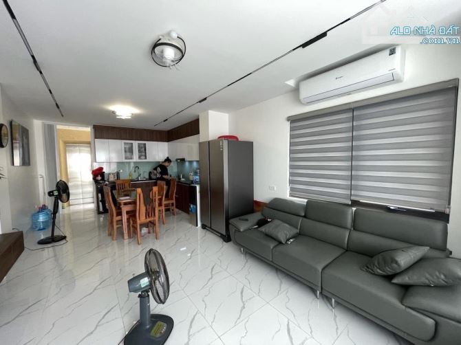 BÁN NHÀ PHÂN LÔ TÔN ĐỨC THẮNG ĐỐNG ĐA - 41M 7T MT 3.6M - 5 OTO TRÁNH LÔ GÓC NGÕ THÔNG - 1