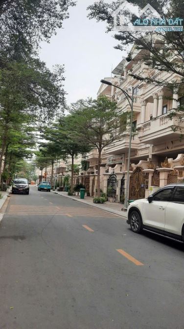 Mặt tiền ĐS4 city land park Hill Gò Vấp. Ngang 5x20 , dtcn : 100m2, 5 tầng . - 1