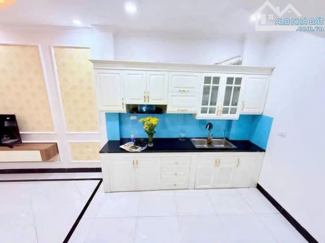 CẦU GIẤY – 30M² – 5 TẦNG – 5 NGỦ – GIÁ 7.5 TỶ – SIÊU PHẨM PHÂN LÔ 2 THOÁNG - 1