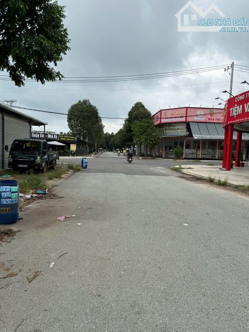 Chủ vỡ nợ cần bán gấp lô đất đẹp ngay khu chợ đêm, dân cư đông, kinh doanh được luôn - 1