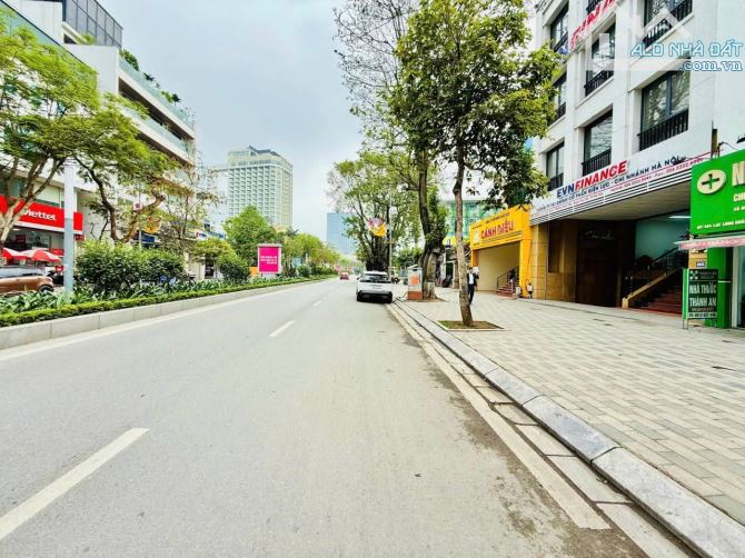 Bán đất tặng Nhà MP Lạc Long Quân. 140m. Vỉa hè 7m, xấy tòa Biuding quá đẹp. Giá rẻ nhất - 1
