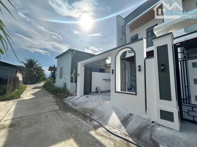 Nhà mới 2 tầng thiết kế hiện đại khu dân cư Diên Điền - Diên Khánh - 1
