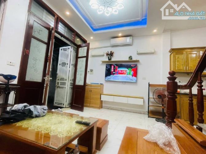 Bán nhà_ Quang Trung_ Ô tô đỗ cửa_ Sáng Thoáng long lanh_ chỉ 6.x tỷ