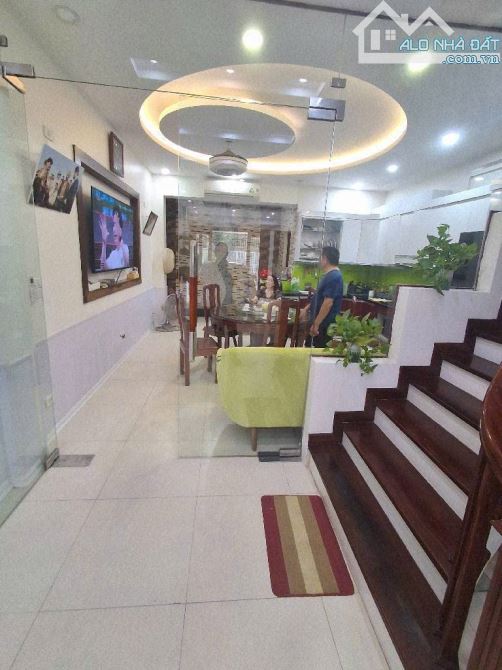 bán gấp giá cực cừ rẻ nhà đường 12m 50m 5t giá chỉ chưa đến 14 ty Quá rẻ cho một căn nhà m - 1