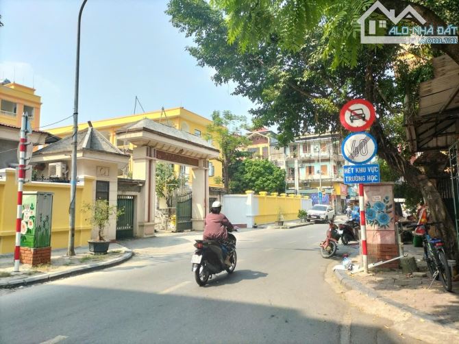 BÁN NHANH NHÀ 5 TẦNG,4 NGỦ, LÊ QUÝ ĐÔN, HÀ ĐÔNG, Ô TÔ ĐỖ - KINH DOANH ,30m2 GIÁ 6 TỶ 7 - 1