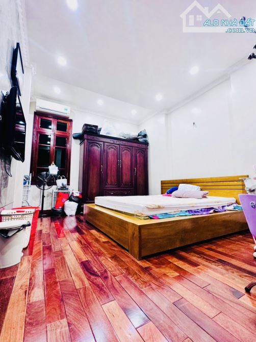 BÁN NHÀ PHỐ THÁI HÀ-Q.ĐỐNG ĐA-VỊ TRÍ ĐẸP NHẤT PHỐ-VỈA HÈ RỘNG- 48m2- Mt 4.6m2- 23.5 tỷ - 1